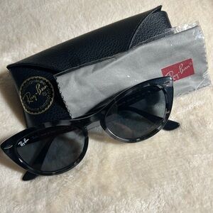 Vintage Nina Ray-Ban Cat-eye Sunglasses